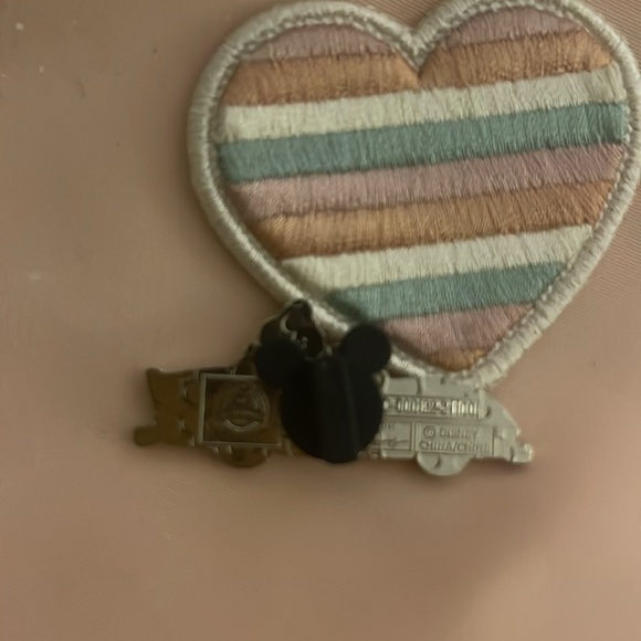 Disney Pin - Picture 2 of 2